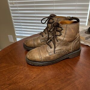 Dr. Martens 8125 Brogue Cap Toe Boots  Vintage Old Money M 6 W 8 * read